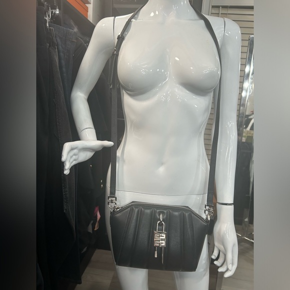 I am selling a small black authentic Givenchy Antigona crossbody bag in exc cond - Picture 3 of 15